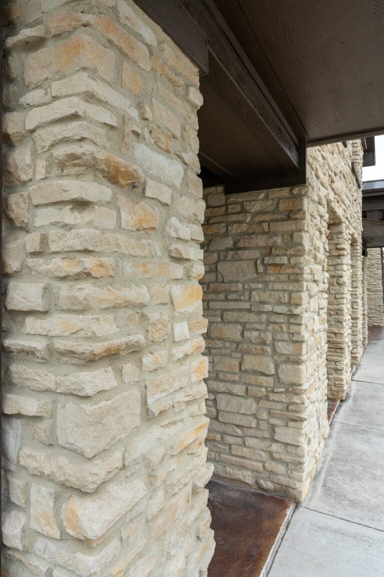 How to Estimate a Masonry Job With Manufactured Stone Veneer 